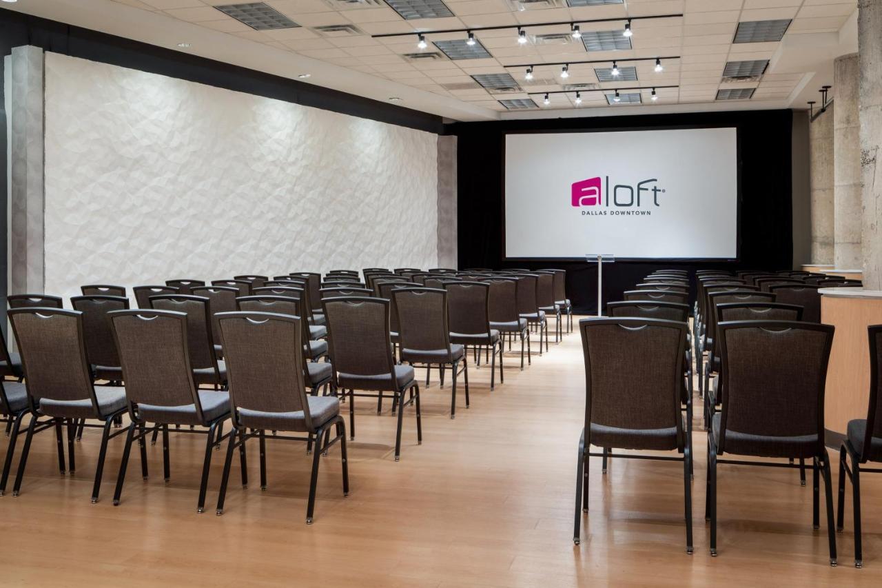 Aloft Dallas Downtown Exterior photo